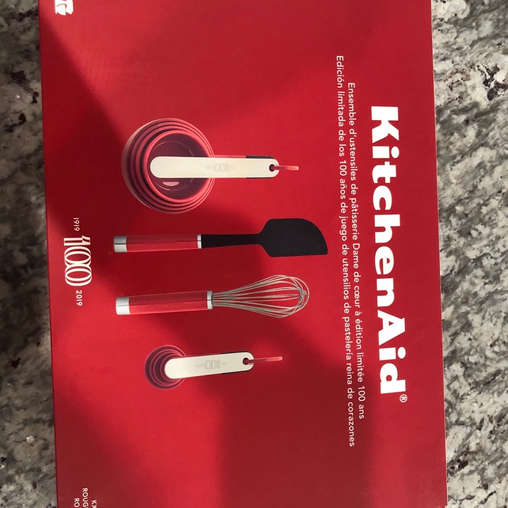 Kitchen utensils